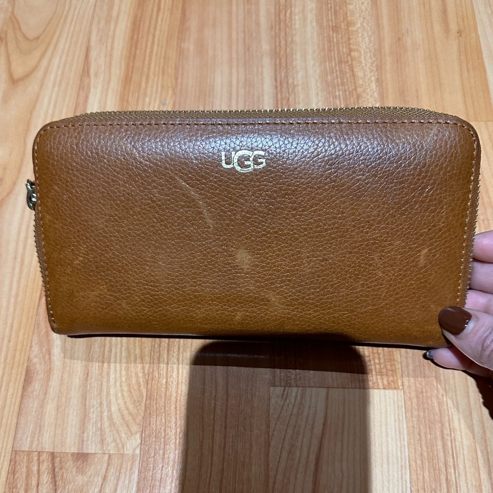 UGG Leather Zip-Around Wallet